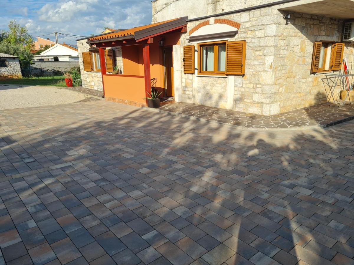 Apartman Aja Kastelir Exterior photo